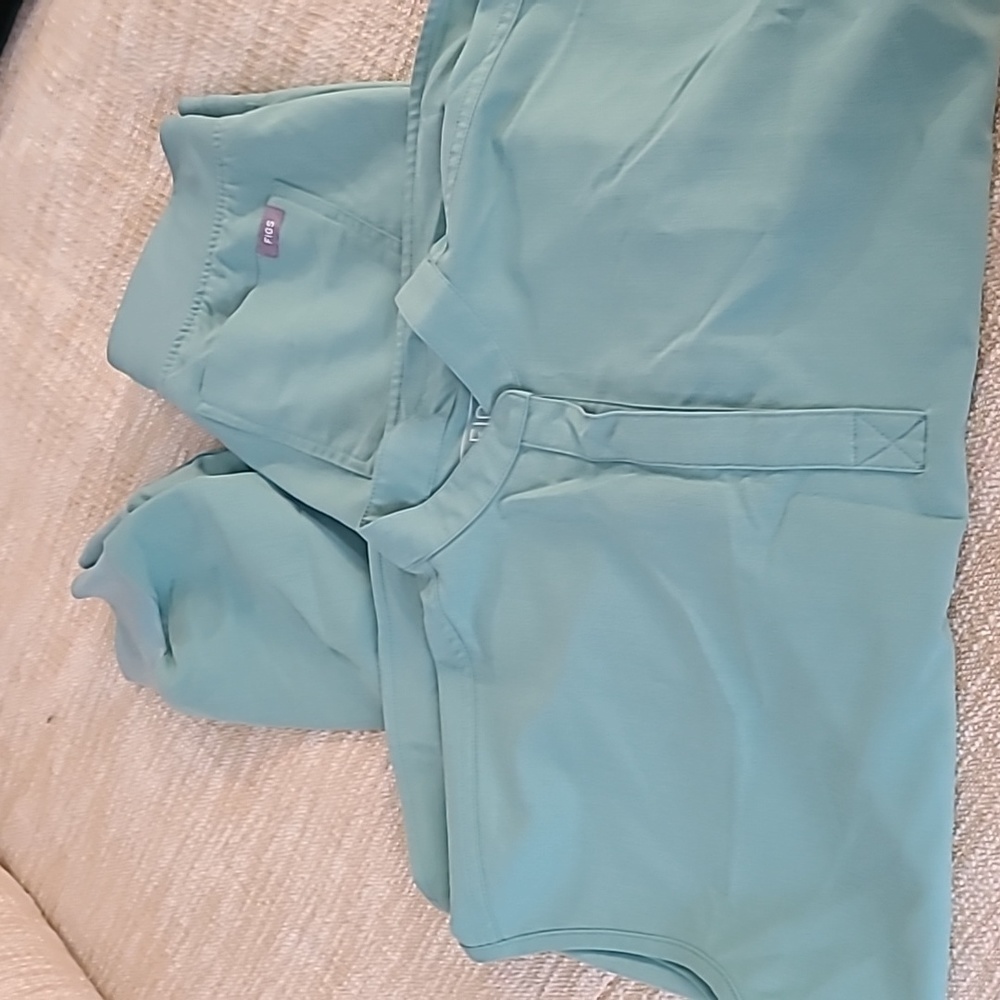 NEW Figs scrub set. Both size XS